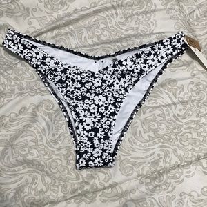 Victorias Secret Pink Swimsuit Bottoms, NWT, Size Large